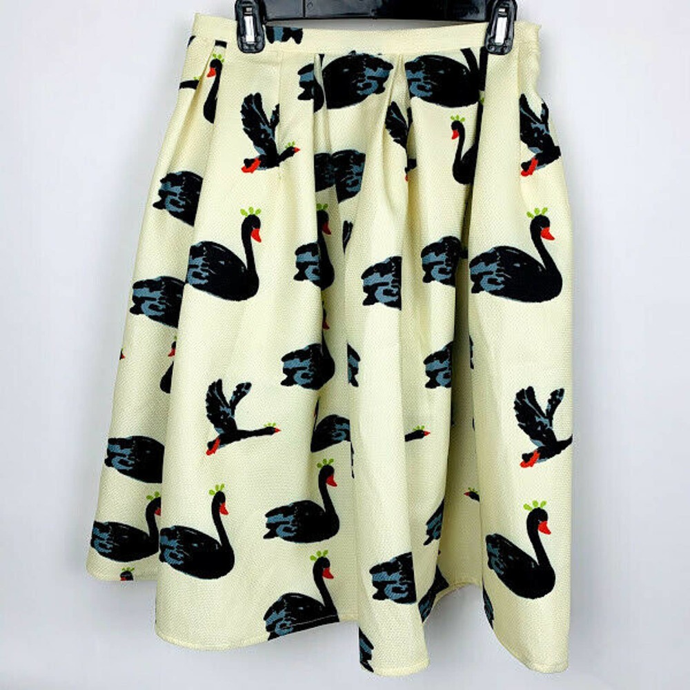 Cream Crane Bird Pattern Pleated Skirt